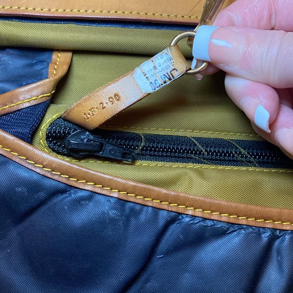 Hunting World Crossbody Long Strap Bag - Picture 6 of 12